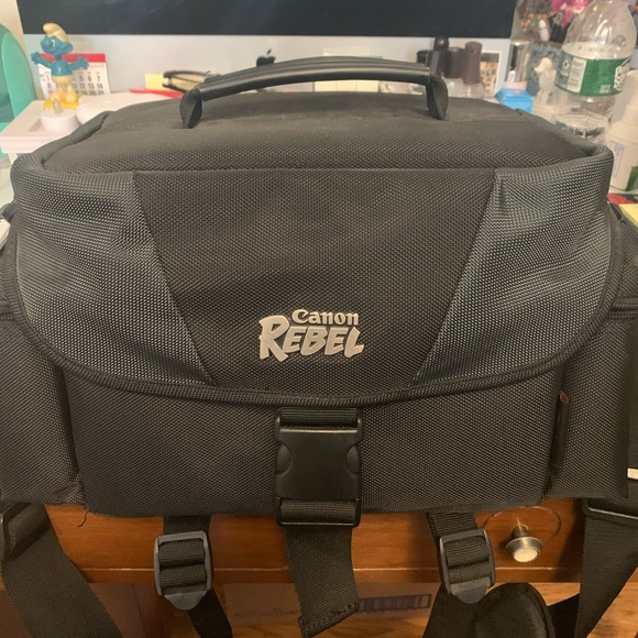 Canon EOS Rebel T3i Eps600D And Lens kit - Picture 3 of 7